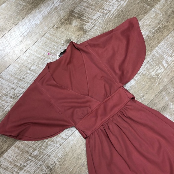 Dresses & Skirts - Pink vintage capes sleeved dress size medium